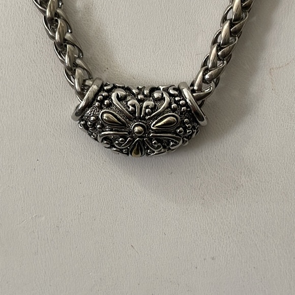 SILVER TONE SLIDER NECKLACE - Picture 2 of 6